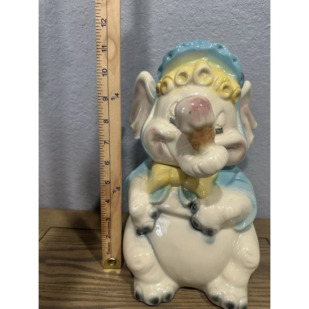 VTG Baby Elephant Holding Ice Cream Come Cookie Jar McCoy Rare